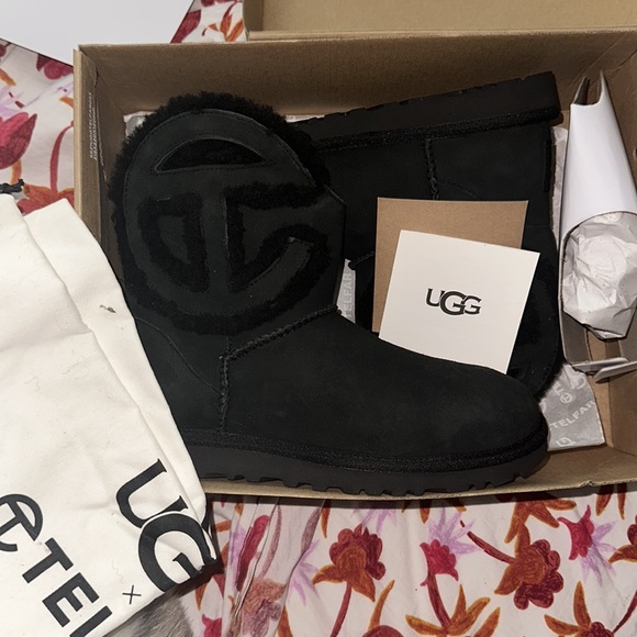 TELFAR X UGG mini boot - Picture 5 of 9